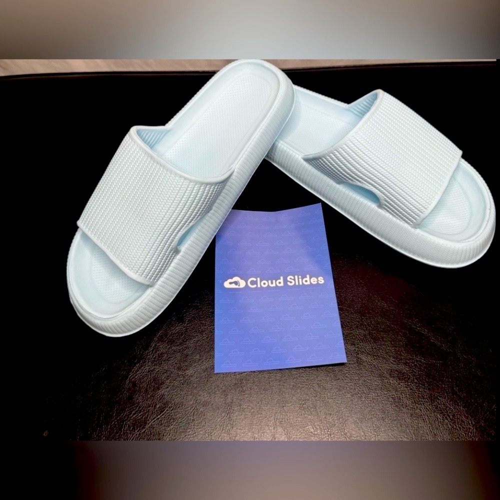 NEW Cloud Slides Light Blue Sandals Slides Slippers Sz 8.5 -9